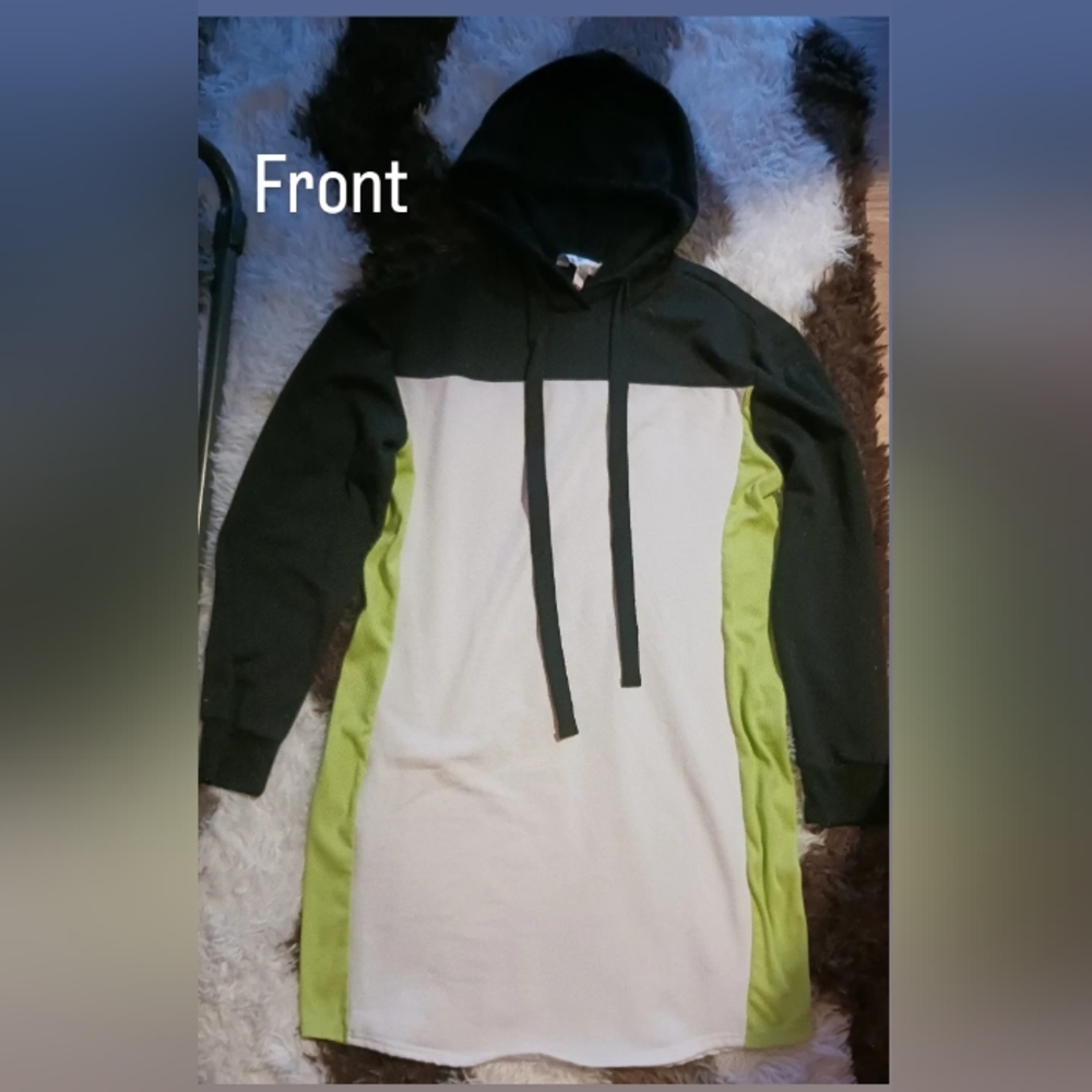 (SOLD) NO BOundaries, size large, oversized hodie long sleeve sweater dress.